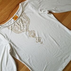 🚨3/$15🚨White Boho Style Top 3/4 Sleeve Gold Beaded - Medium